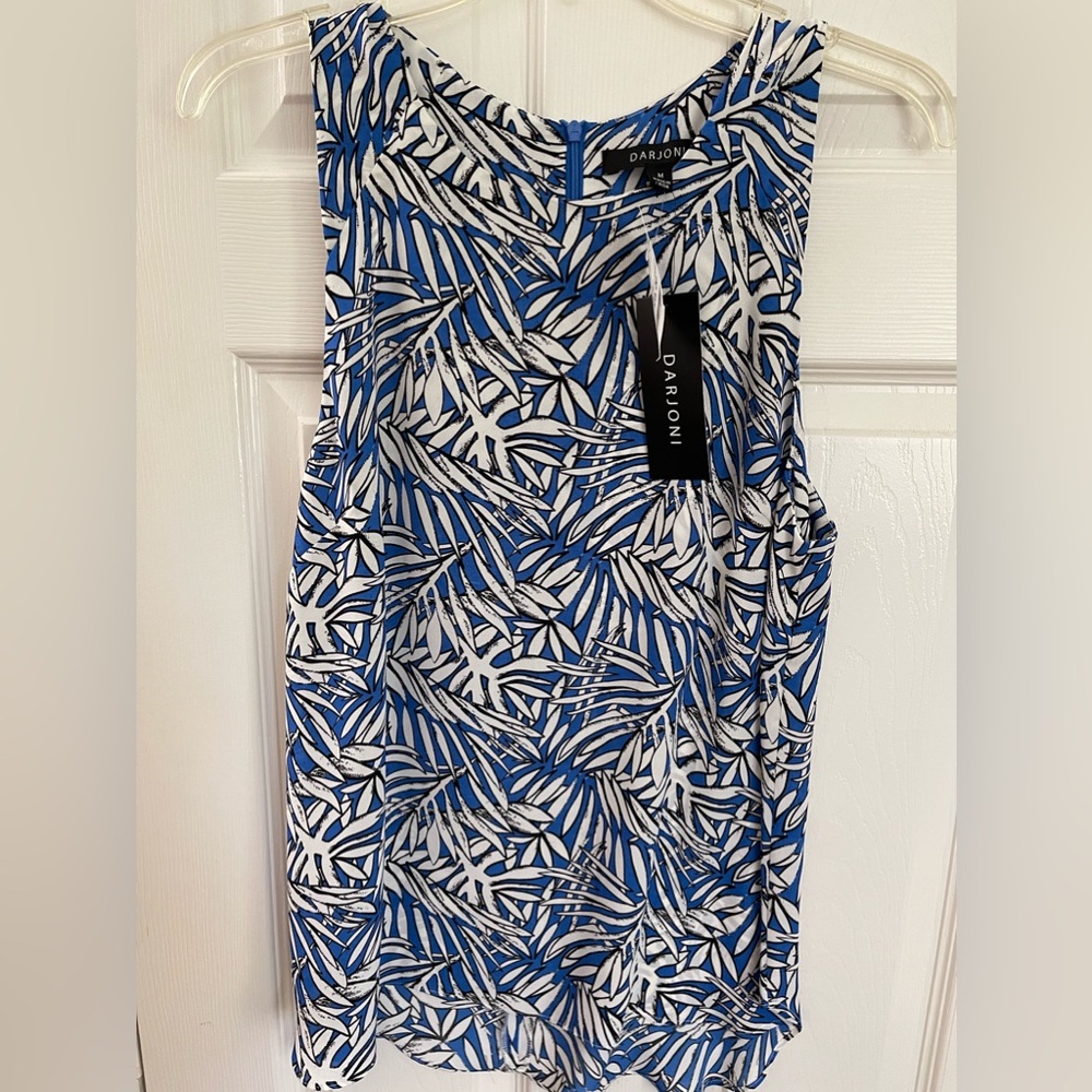 Darjoni Sleeveless Blue and White Tropical Print Blouse
